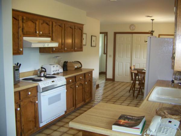 Kitchen with breakfast table