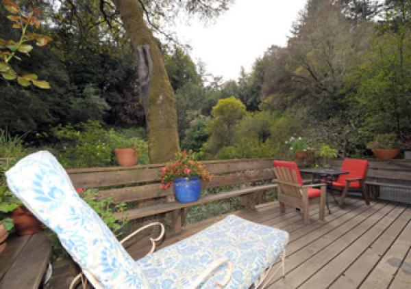 Outer sitting area