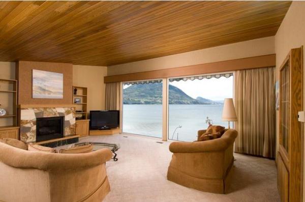 Living Room View Front