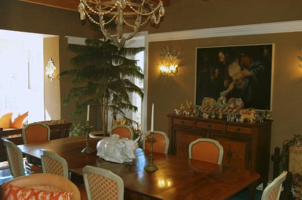 Dining Room & Seating Area With Mountain Views