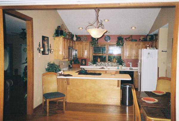 Table Opens to Fit the Family 