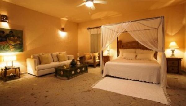 Master bedroom w/ocean view