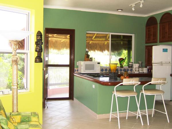 100 Kitchen 